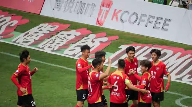 PG中国官网-球星表现抢眼，助球队逆转胜利