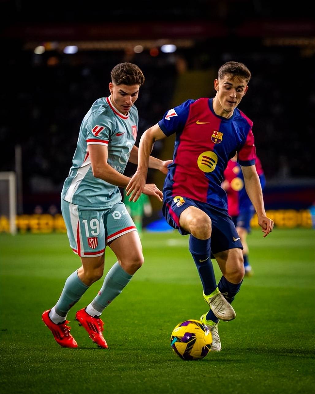 PG中国官网-球星表现抢眼，助球队逆转胜利